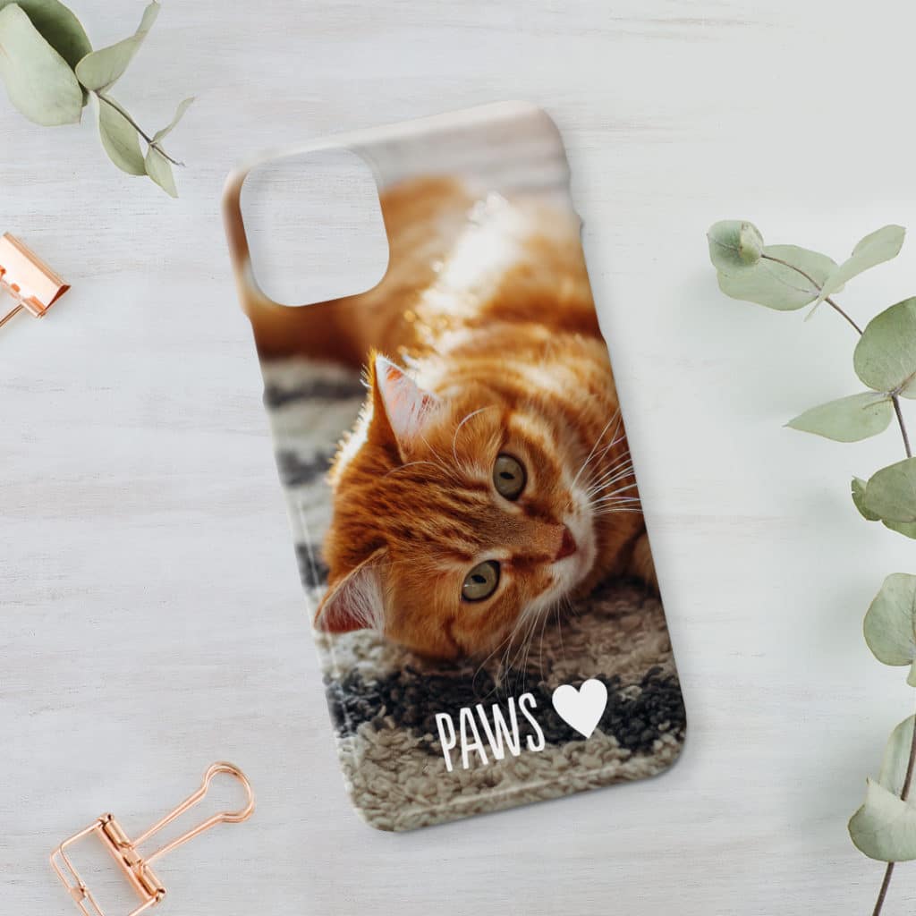 Phone case with photo of cat